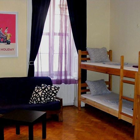 11Th Hour Cinema Hostel Budapest Room photo